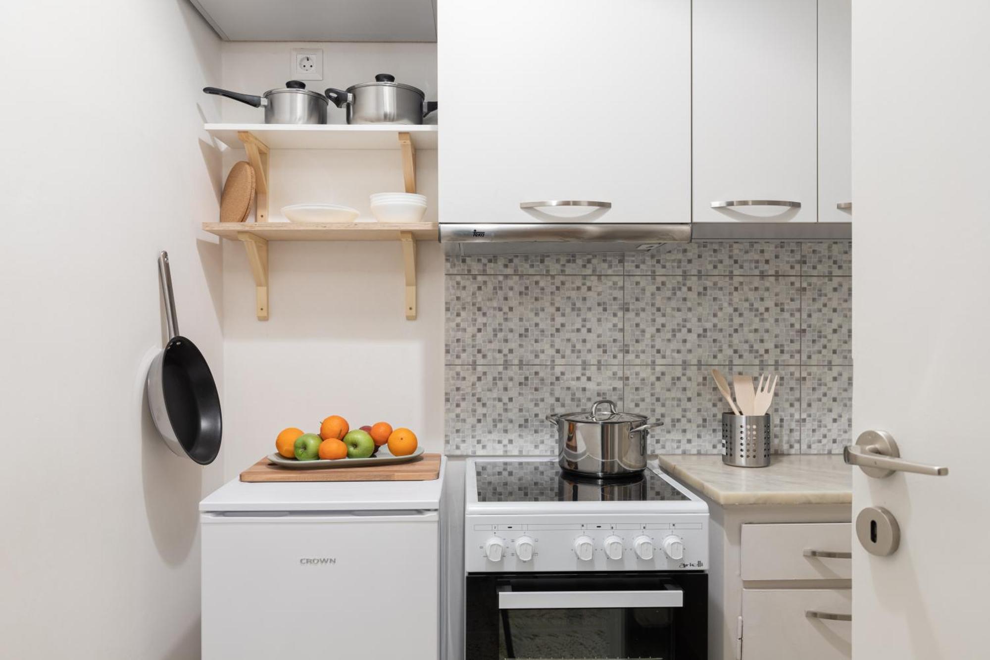 Peaceful Apartment In Neapoli, Exarcheia Atenas Exterior foto